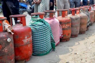 16-अगस्त-के-बाद-नहीं-मिलेगा-lpg-सिलेंडर,-कनेक्शन-एक्टिव-रखने-के-लिए-e-kyc-कराना-अनिवार्य