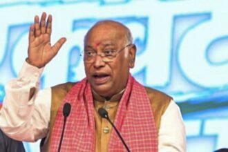 ‘वंदे-मातरम्’-को-लेकर-कांग्रेस-और-बीजेपी-आमने-सामने,-खरगे-बोले-bjp-हमें-देशभक्ति-न-सि
