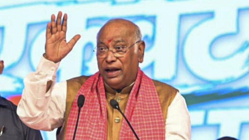 ‘वंदे-मातरम्’-को-लेकर-कांग्रेस-और-बीजेपी-आमने-सामने,-खरगे-बोले-bjp-हमें-देशभक्ति-न-सि - Apex News India ‘वंदे-मातरम्’-को-लेकर-कांग्रेस-और-बीजेपी-आमने-सामने,-खरगे-बोले-bjp-हमें-देशभक्ति-न-सि