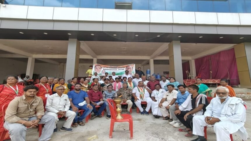 up:-आगरा-पहुंची-कांग्रेस-की-राजीव-ज्योति-सद्भावना-यात्रा,-कांग्रेसियों-ने-किया-जोरदार-स्वागत;-19-अगस्त-को-दिल्ली-में-समापन - Apex News India up:-आगरा-पहुंची-कांग्रेस-की-राजीव-ज्योति-सद्भावना-यात्रा,-कांग्रेसियों-ने-किया-जोरदार-स्वागत;-19-अगस्त-को-दिल्ली-में-समापन
