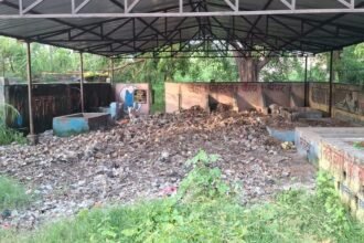 हाथरस में करोड़ों रुपये से बने कचरा निस्तारण केंद्र की बदहाल स्थिति