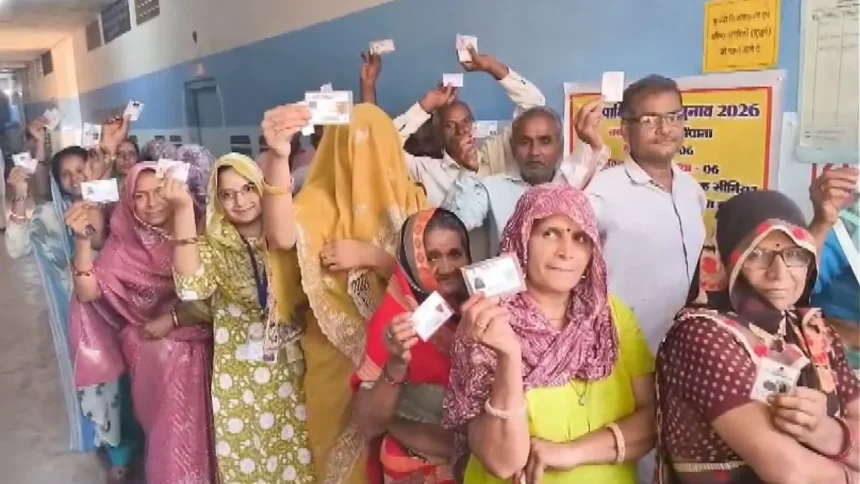 राजस्थान निकाय चुनाव: दूसरे चरण में 87 लाख मतदाता तय करेंगे 18,266 प्रत्याशियों का भाग्य, रघुवर्धन राठौड़-दिया कुमारी और गहलोत ने डाला वोट