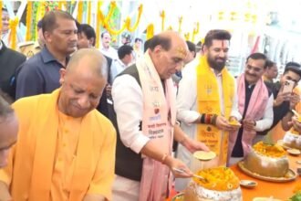पीएम मोदी के 76वें जन्मदिन पर काशी विश्वनाथ धाम में महापूजा, सीएम योगी-राजनाथ ने की दीर्घायु की कामना; नायडू-चिराग पासवान भी रहे मौजूद