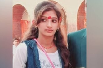 बाराबंकी: साइबर ठग की धमकी भरी कॉल से परेशान युवती ने गंवाई जान, मौत के बाद भी आता रहा फोन, पुलिस जांच में जुटी
