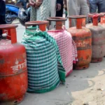 LPG सब्सिडी के लिए 1 अक्टूबर से बायोमेट्रिक आधार प्रमाणीकरण अनिवार्य, अब तक 89.9% उपभोक्ताओं ने कराया पूरा