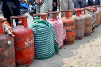 LPG सब्सिडी के लिए 1 अक्टूबर से बायोमेट्रिक आधार प्रमाणीकरण अनिवार्य, अब तक 89.9% उपभोक्ताओं ने कराया पूरा