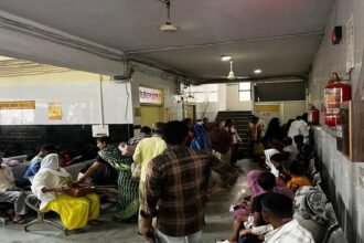 आगरा जिला अस्पताल: डिजिटल एक्स-रे मशीन ठीक होते ही उमड़ी भीड़, पहले दिन 229 जांच, कंपनी पर जुर्माना