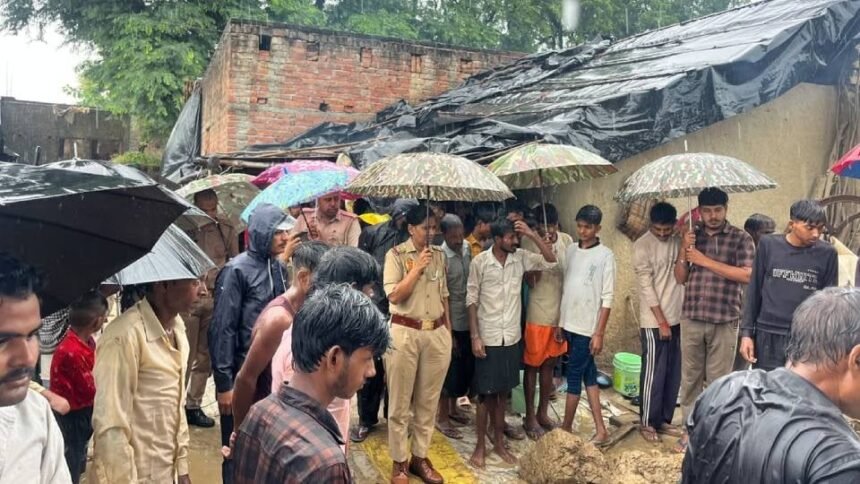 सीतापुर: बारिश में कच्ची दीवार गिरने से आठ बकरियों की मौत, चार घायल; ऐसी घटनाओं में पहले भी हो चुकी हैं मौतें - Apex News India सीतापुर: बारिश में कच्ची दीवार गिरने से आठ बकरियों की मौत, चार घायल; ऐसी घटनाओं में पहले भी हो चुकी हैं मौतें