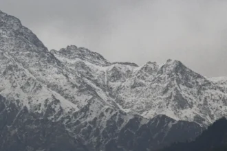 नेपाल: तिब्बत सीमा के पास हिमलुंग हिमाल बेस कैंप में हिमस्खलन, लापता लोगों की संख्या को लेकर अलग-अलग दावे, राहत में मुश्किलें