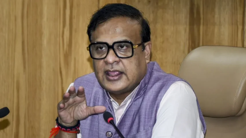 चुनाव आयोग विवाद: हिमंत बिस्वा सरमा बोले- 'राहुल गांधी माफी मांगें', कांग्रेस ने सीईसी के इस्तीफे की मांग दोहराई