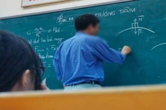 आगरा खंड शिक्षक निर्वाचन क्षेत्र की मतदाता सूची पर सवाल: 8,600 से 16,380 पहुंचे नाम, शिक्षक संघ ने की भौतिक सत्यापन की मांग