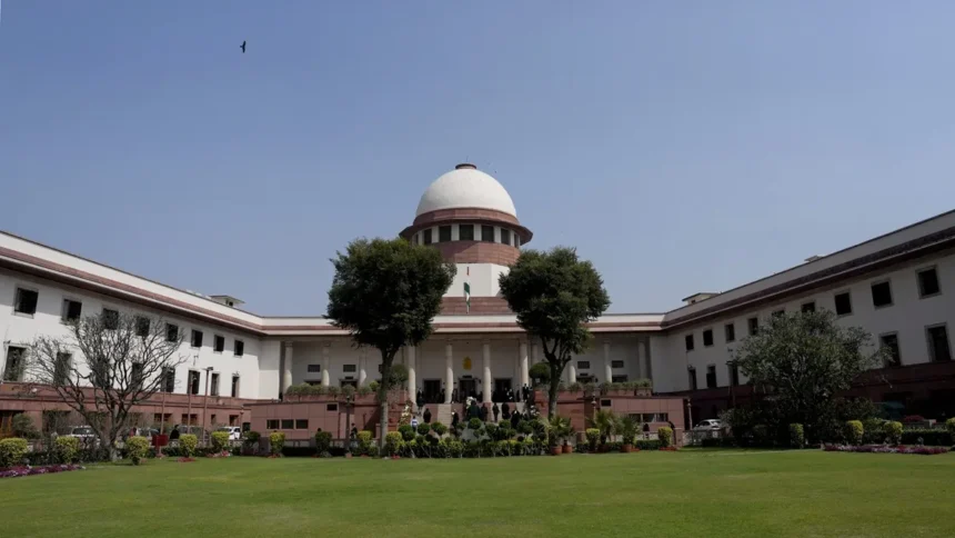पटाखों पर सुप्रीम कोर्ट: पूर्ण बैन नहीं, 24 घंटे छूट भी नहीं, 15 अक्टूबर को सुनवाई