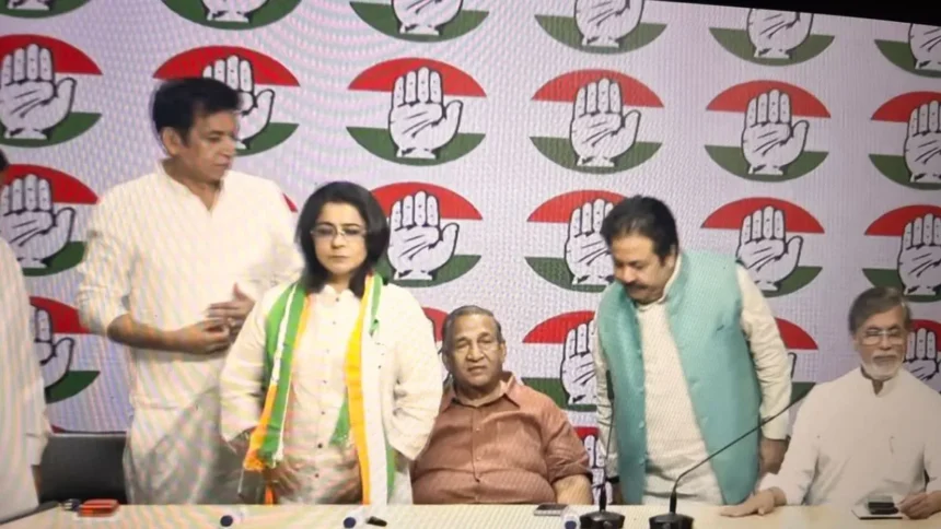 आम आदमी पार्टी की राष्ट्रीय प्रवक्ता प्रियंका कक्कड़ कांग्रेस में शामिल, दिल्ली में कांग्रेस मुख्यालय में ली सदस्यता