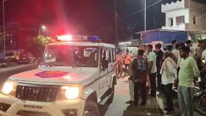 सारण के एकमा में दो गुटों के बीच चाकूबाजी, तीन की मौत, एक गंभीर घायल पटना रेफर; इलाके में तनाव, पुलिस बल तैनात
