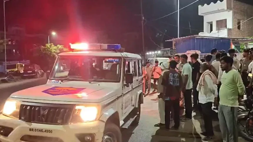 सारण के एकमा में दो गुटों के बीच चाकूबाजी, तीन की मौत, एक गंभीर घायल पटना रेफर; इलाके में तनाव, पुलिस बल तैनात