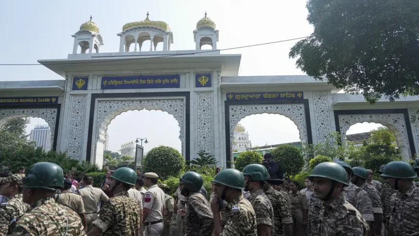 बंगला साहिब गुरुद्वारा विवाद: DSGMC की शिकायत में केजरीवाल व AAP नेताओं के नाम