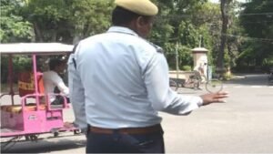फतेहपुर सीकरी में किसान को लिफ्ट देकर जेब से 34 हजार निकाले