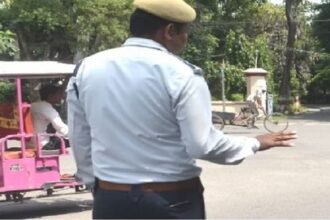 फतेहपुर सीकरी में किसान को लिफ्ट देकर जेब से 34 हजार निकाले