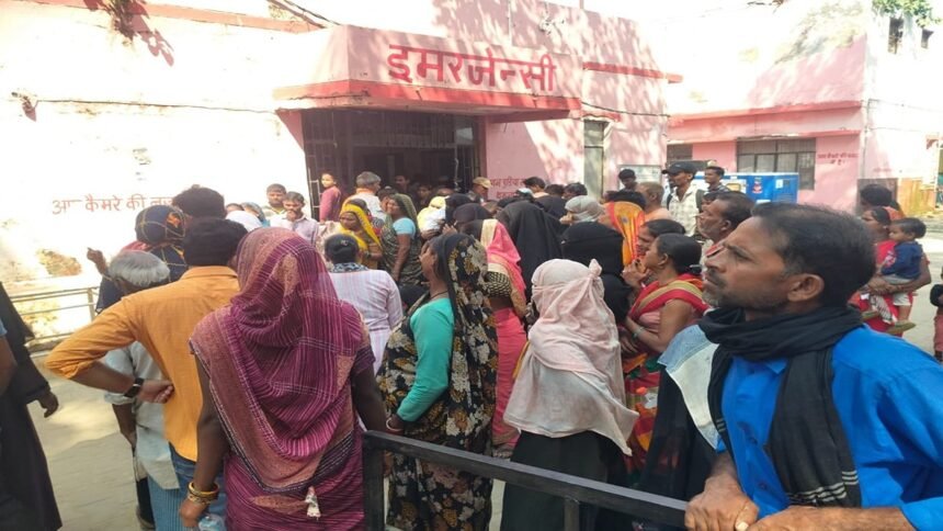 लखीमपुर खीरी मोहम्मदी हादसा: टेंपो-ट्रैक्टर टक्कर में बच्चे की मौत, 5 घायल - Apex News India लखीमपुर खीरी मोहम्मदी हादसा: टेंपो-ट्रैक्टर टक्कर में बच्चे की मौत, 5 घायल