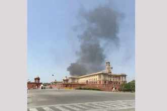 दिल्ली के नॉर्थ ब्लॉक में मामूली आग, 6 दमकल गाड़ियां पहुंचीं, काबू पाया गया