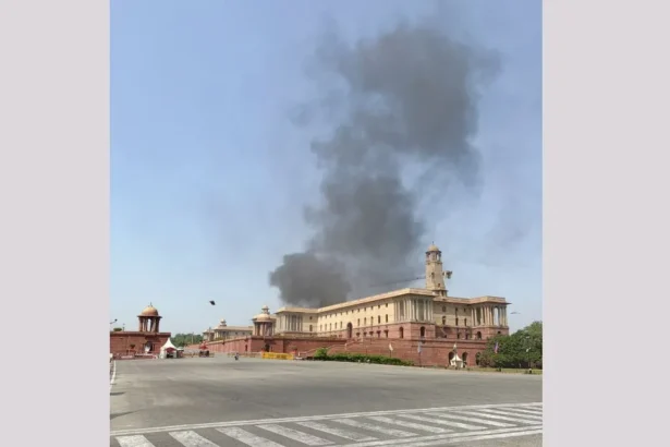 दिल्ली के नॉर्थ ब्लॉक में मामूली आग, 6 दमकल गाड़ियां पहुंचीं, काबू पाया गया