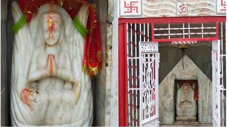 मथुरा के सुरीर में करवाचौथ का व्रत क्यों नहीं रखतीं महिलाएं, बघा मोहल्ले की मान्यता